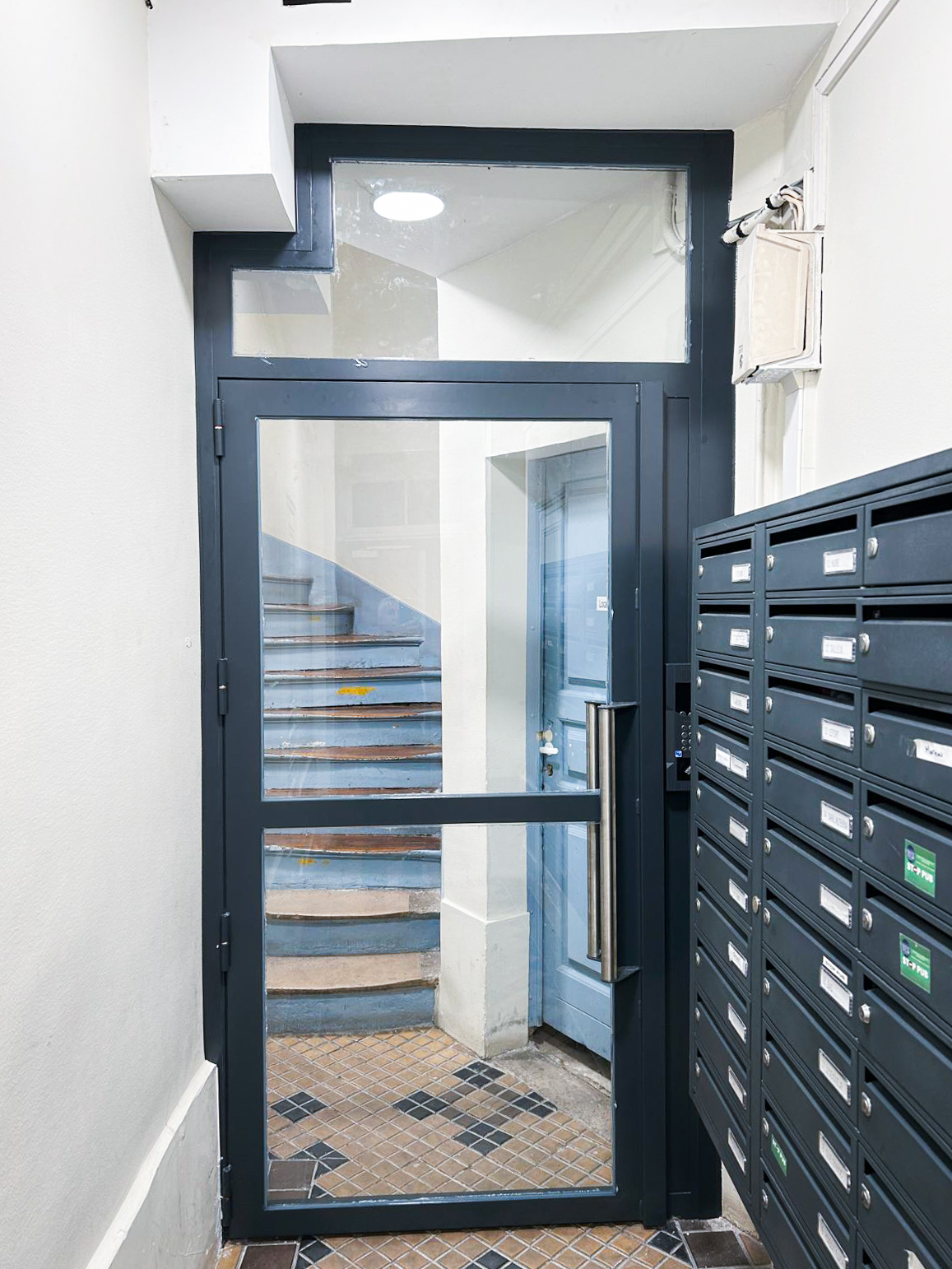 Porte d'entrée immeuble